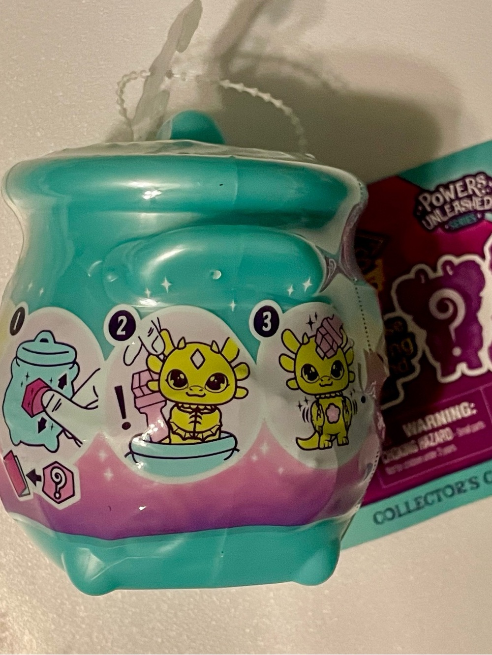 Magic Mixies Mixlings Collector's Cauldron - Teal & Purple - Picture 2 of 3